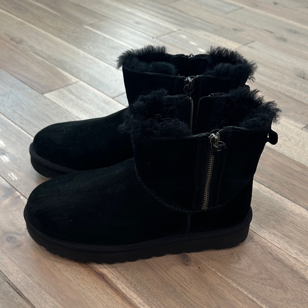 Ugg black classic mini double zip